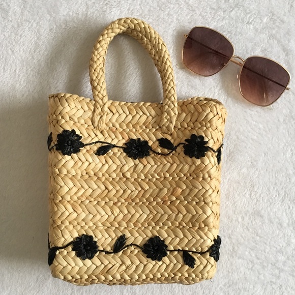 Vintage Handbags - Hand Made Straw Purse